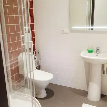 Stunning 2 Bedroom In Quite Part Of Apartman Riga